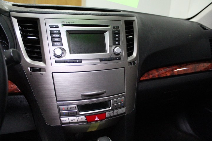 2012 Subaru Outback 4dr Wgn H4 Auto 2.5i Limited, available for sale in Plainville, Connecticut | New England Auto Sales LLC. Plainville, Connecticut 2012 Subaru Outback 4dr Wgn H4 Auto 2.5i Limited, available for sale in Plainville, Connecticut | New England Auto Sales LLC. Plainville, Connecticut