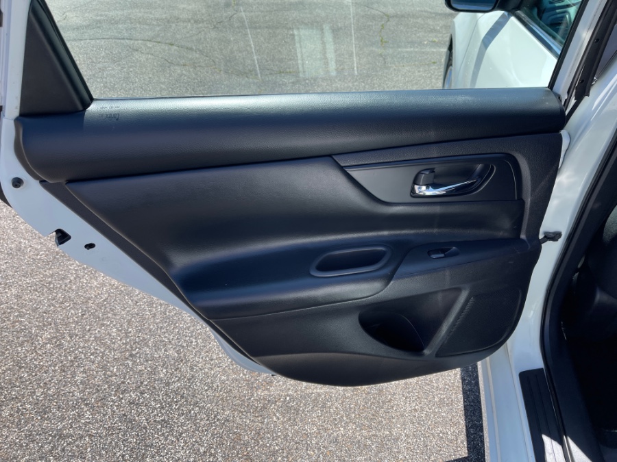 2016 Nissan Altima 4dr Sdn I4 2.5 S, available for sale in Plainville, Connecticut | Farmington Auto Park LLC. Plainville, Connecticut 2016 Nissan Altima 4dr Sdn I4 2.5 S, available for sale in Plainville, Connecticut | Farmington Auto Park LLC. Plainville, Connecticut