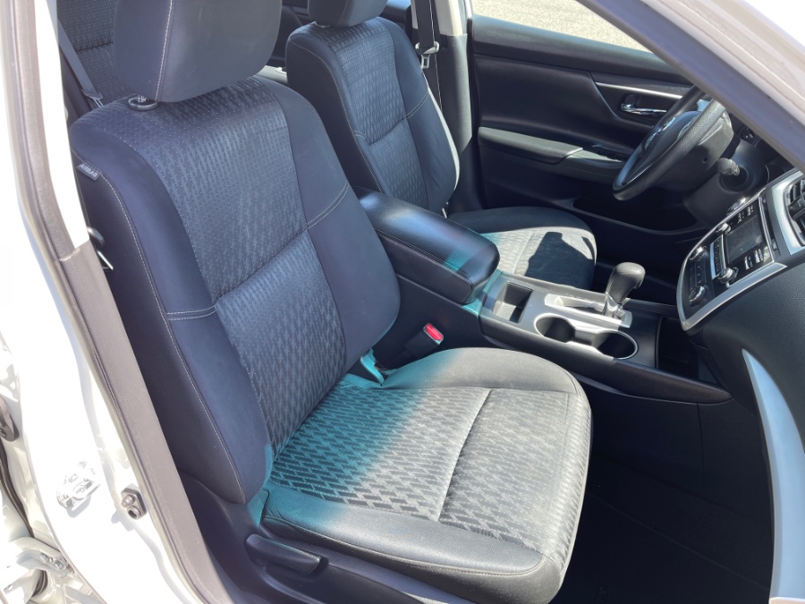 2016 Nissan Altima 4dr Sdn I4 2.5 S, available for sale in Plainville, Connecticut | Farmington Auto Park LLC. Plainville, Connecticut 2016 Nissan Altima 4dr Sdn I4 2.5 S, available for sale in Plainville, Connecticut | Farmington Auto Park LLC. Plainville, Connecticut