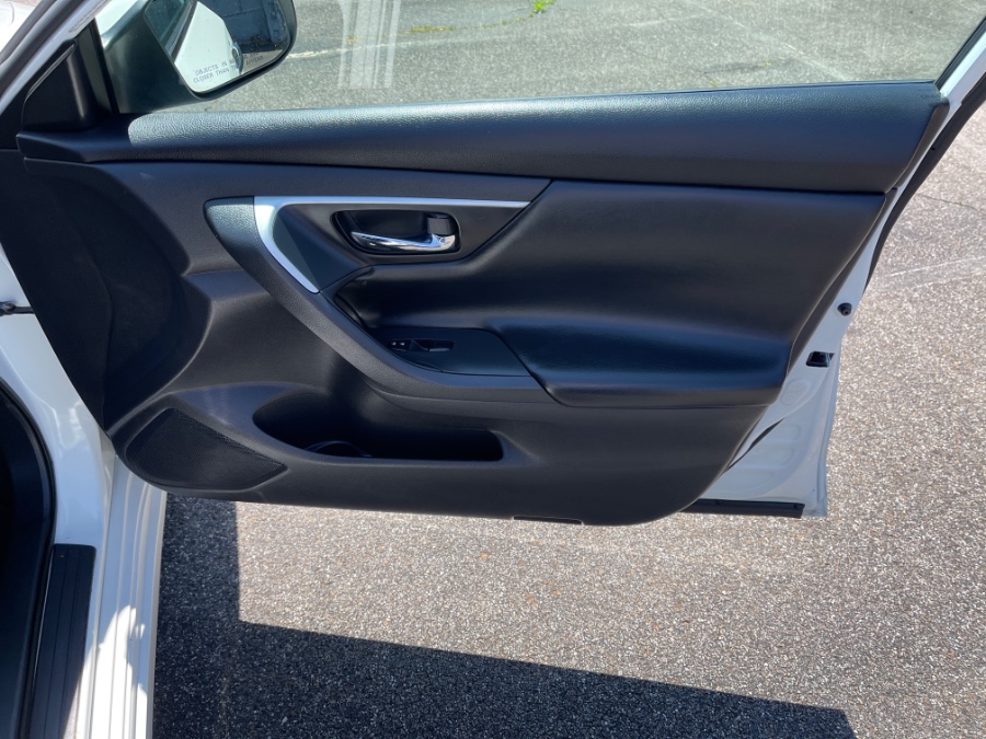 2016 Nissan Altima 4dr Sdn I4 2.5 S, available for sale in Plainville, Connecticut | Farmington Auto Park LLC. Plainville, Connecticut 2016 Nissan Altima 4dr Sdn I4 2.5 S, available for sale in Plainville, Connecticut | Farmington Auto Park LLC. Plainville, Connecticut