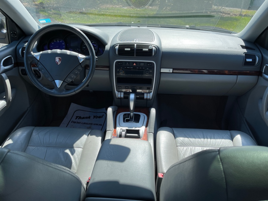 Used Porsche Cayenne 4dr Tiptronic 2006 | Farmington Auto Park LLC. Plainville, Connecticut Used Porsche Cayenne 4dr Tiptronic 2006 | Farmington Auto Park LLC. Plainville, Connecticut