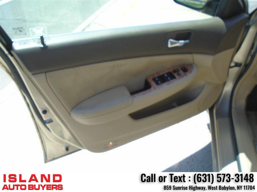 2004 Honda Accord EX w/Leather 4dr Sedan, available for sale in West Babylon, New York | Island Auto Buyers. West Babylon, New York 2004 Honda Accord EX w/Leather 4dr Sedan, available for sale in West Babylon, New York | Island Auto Buyers. West Babylon, New York