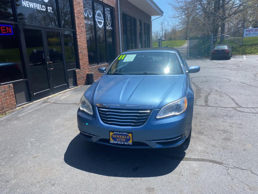 2011 Chrysler 200 2dr Conv Touring, available for sale in Middletown, Connecticut | Newfield Auto Sales. Middletown, Connecticut