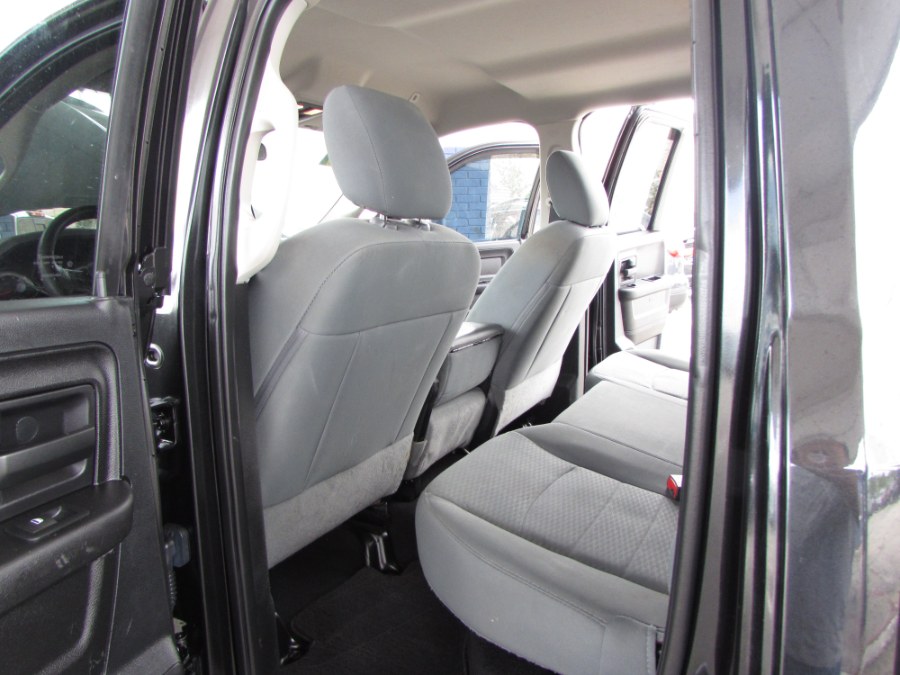 Used Ram 1500 Express 4x2 Quad Cab 6''4" Box 2017 | VIP Auto Enterprise, Inc. Orlando, Florida Used Ram 1500 Express 4x2 Quad Cab 6''4" Box 2017 | VIP Auto Enterprise, Inc. Orlando, Florida