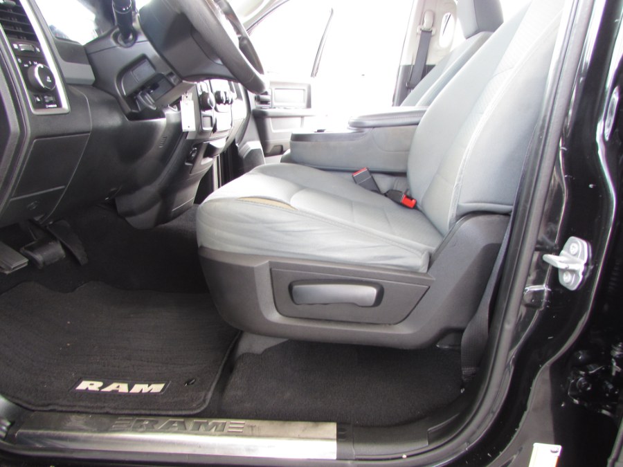 Used Ram 1500 Express 4x2 Quad Cab 6''4" Box 2017 | VIP Auto Enterprise, Inc. Orlando, Florida Used Ram 1500 Express 4x2 Quad Cab 6''4" Box 2017 | VIP Auto Enterprise, Inc. Orlando, Florida