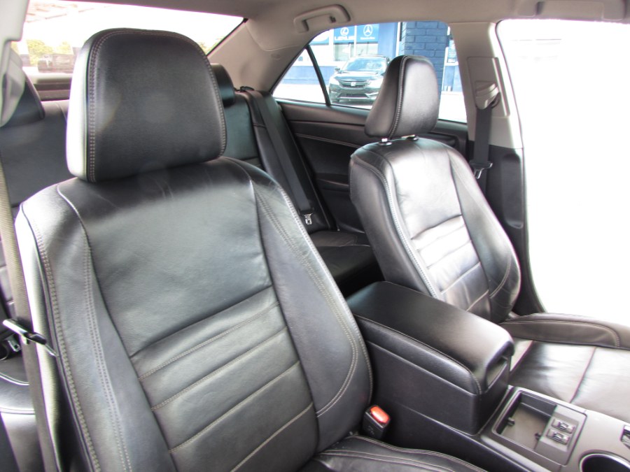 Used Toyota Camry 4dr Sdn I4 Auto XLE (Natl) 2016 | VIP Auto Enterprise, Inc. Orlando, Florida Used Toyota Camry 4dr Sdn I4 Auto XLE (Natl) 2016 | VIP Auto Enterprise, Inc. Orlando, Florida