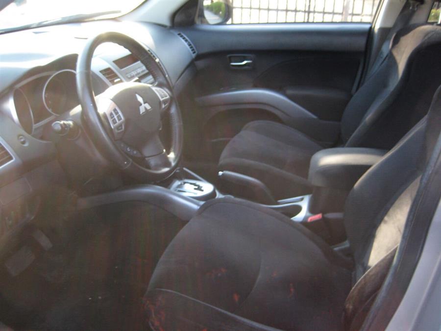2010 Mitsubishi Outlander ES AWD 4dr SUV, available for sale in Massapequa, New York | Rite Choice Auto Inc.. Massapequa, New York 2010 Mitsubishi Outlander ES AWD 4dr SUV, available for sale in Massapequa, New York | Rite Choice Auto Inc.. Massapequa, New York