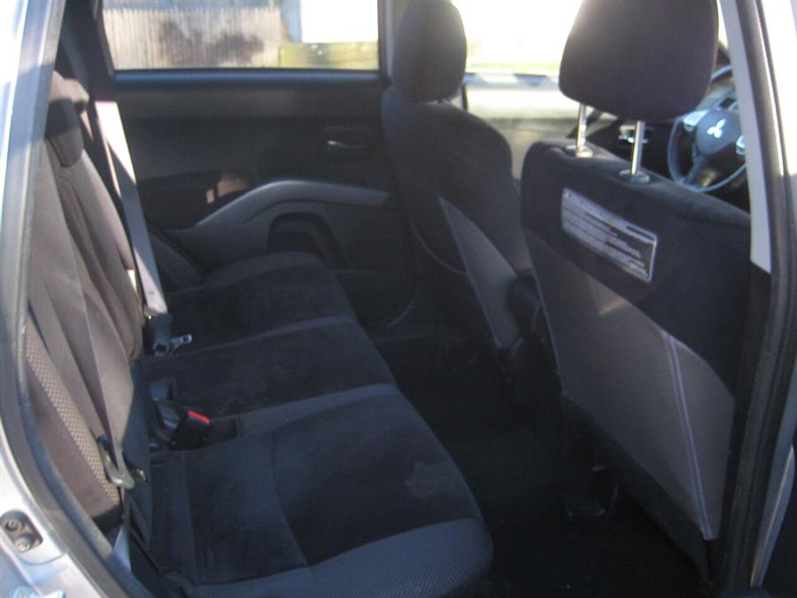 2010 Mitsubishi Outlander ES AWD 4dr SUV, available for sale in Massapequa, New York | Rite Choice Auto Inc.. Massapequa, New York 2010 Mitsubishi Outlander ES AWD 4dr SUV, available for sale in Massapequa, New York | Rite Choice Auto Inc.. Massapequa, New York