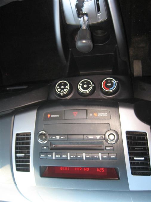 2010 Mitsubishi Outlander ES AWD 4dr SUV, available for sale in Massapequa, New York | Rite Choice Auto Inc.. Massapequa, New York 2010 Mitsubishi Outlander ES AWD 4dr SUV, available for sale in Massapequa, New York | Rite Choice Auto Inc.. Massapequa, New York