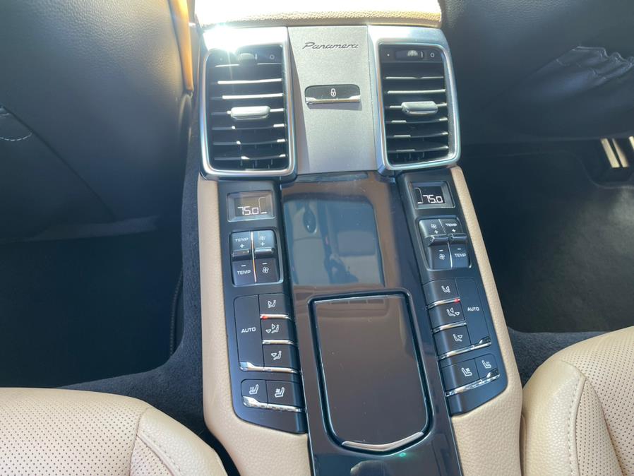 2015 Porsche Panamera 4dr HB S E-Hybrid, available for sale in South Windsor, Connecticut | Mike And Tony Auto Sales, Inc. South Windsor, Connecticut 2015 Porsche Panamera 4dr HB S E-Hybrid, available for sale in South Windsor, Connecticut | Mike And Tony Auto Sales, Inc. South Windsor, Connecticut