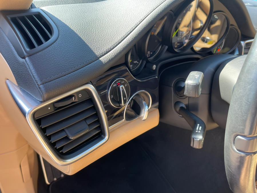 2015 Porsche Panamera 4dr HB S E-Hybrid, available for sale in South Windsor, Connecticut | Mike And Tony Auto Sales, Inc. South Windsor, Connecticut 2015 Porsche Panamera 4dr HB S E-Hybrid, available for sale in South Windsor, Connecticut | Mike And Tony Auto Sales, Inc. South Windsor, Connecticut