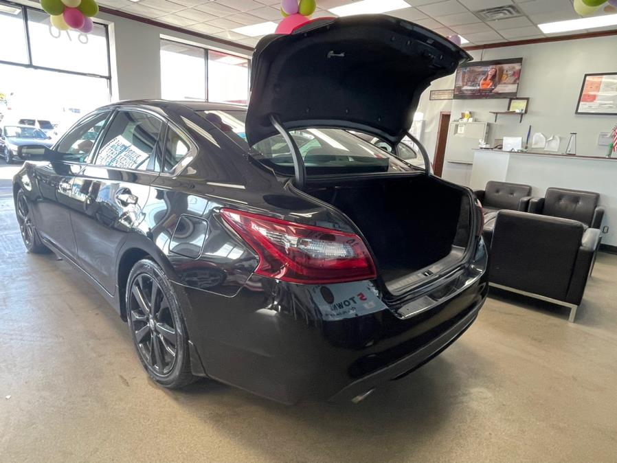 2017 Nissan Altima 2017.5 2.5 SR Sedan, available for sale in Inwood, New York | 5 Towns Drive. Inwood, New York 2017 Nissan Altima 2017.5 2.5 SR Sedan, available for sale in Inwood, New York | 5 Towns Drive. Inwood, New York