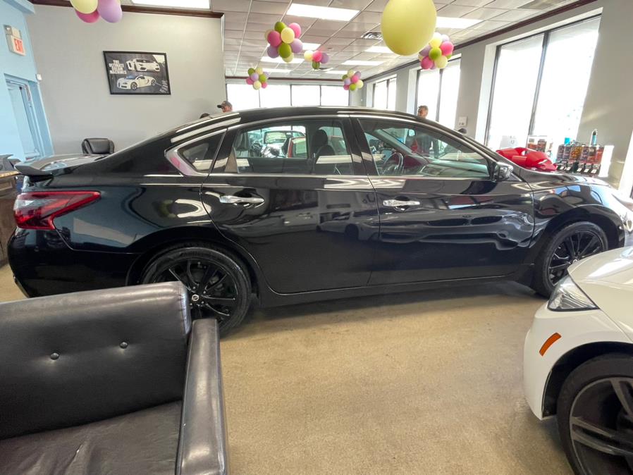 2017 Nissan Altima 2017.5 2.5 SR Sedan, available for sale in Inwood, New York | 5 Towns Drive. Inwood, New York 2017 Nissan Altima 2017.5 2.5 SR Sedan, available for sale in Inwood, New York | 5 Towns Drive. Inwood, New York