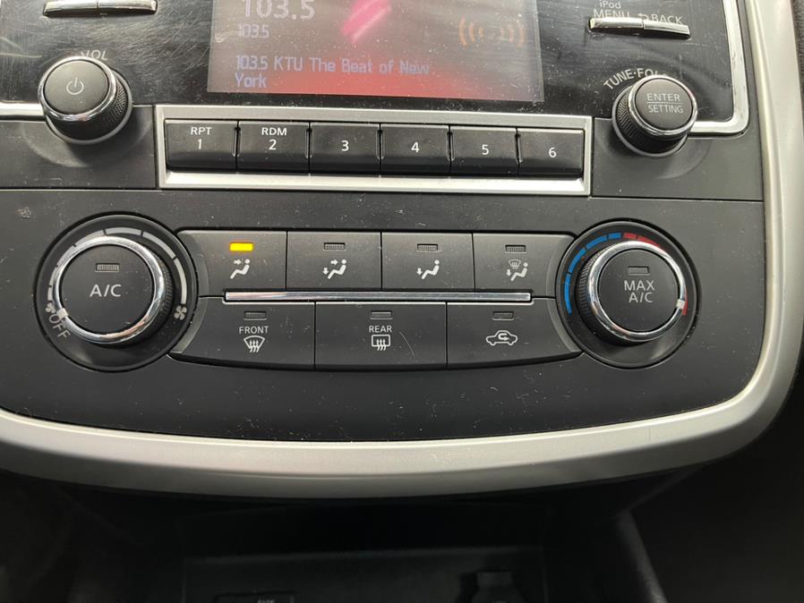 2017 Nissan Altima 2017.5 2.5 SR Sedan, available for sale in Inwood, New York | 5 Towns Drive. Inwood, New York 2017 Nissan Altima 2017.5 2.5 SR Sedan, available for sale in Inwood, New York | 5 Towns Drive. Inwood, New York