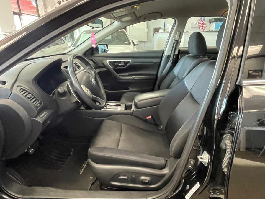 2017 Nissan Altima 2017.5 2.5 SR Sedan, available for sale in Inwood, New York | 5 Towns Drive. Inwood, New York 2017 Nissan Altima 2017.5 2.5 SR Sedan, available for sale in Inwood, New York | 5 Towns Drive. Inwood, New York