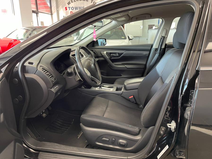 2017 Nissan Altima 2017.5 2.5 SR Sedan, available for sale in Inwood, New York | 5 Towns Drive. Inwood, New York 2017 Nissan Altima 2017.5 2.5 SR Sedan, available for sale in Inwood, New York | 5 Towns Drive. Inwood, New York