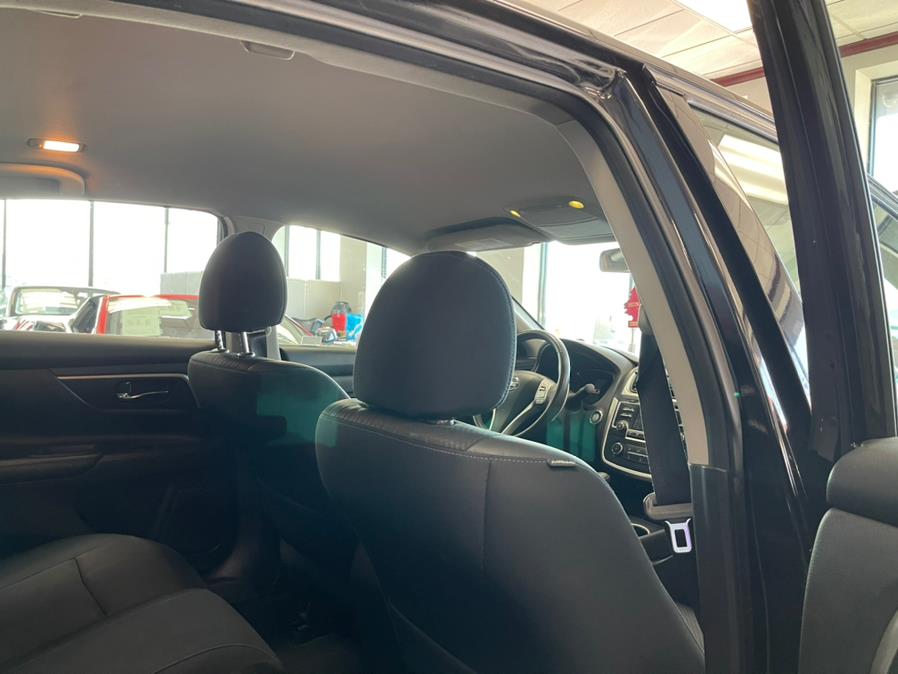 2017 Nissan Altima 2017.5 2.5 SR Sedan, available for sale in Inwood, New York | 5 Towns Drive. Inwood, New York 2017 Nissan Altima 2017.5 2.5 SR Sedan, available for sale in Inwood, New York | 5 Towns Drive. Inwood, New York