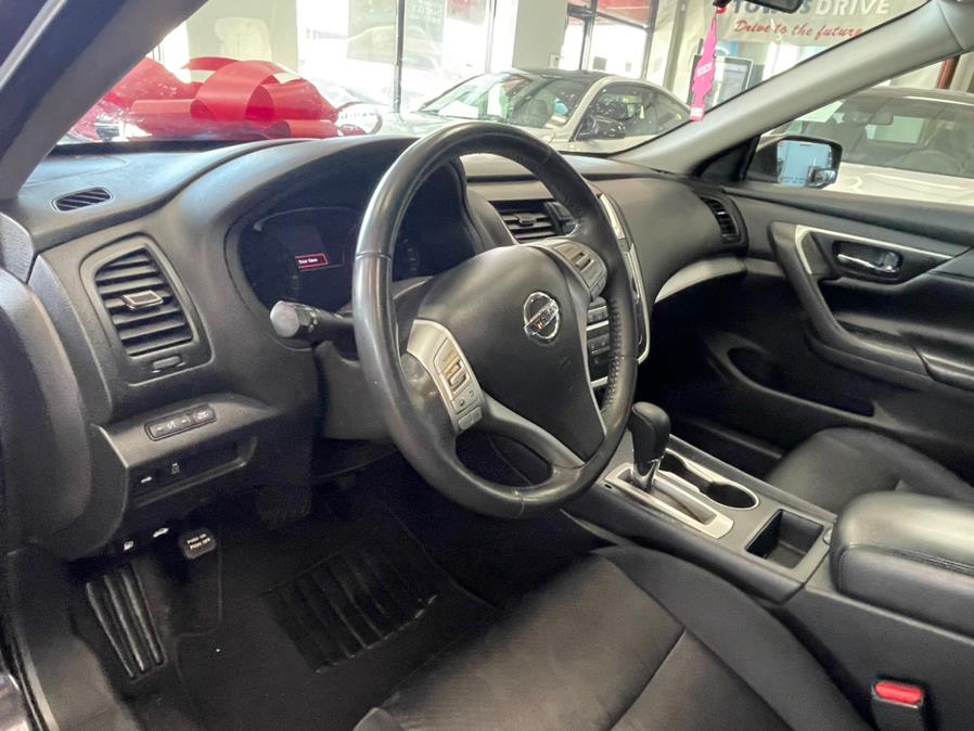 2017 Nissan Altima 2017.5 2.5 SR Sedan, available for sale in Inwood, New York | 5 Towns Drive. Inwood, New York 2017 Nissan Altima 2017.5 2.5 SR Sedan, available for sale in Inwood, New York | 5 Towns Drive. Inwood, New York