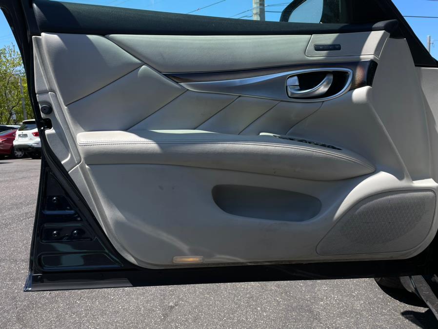 Used INFINITI Q70L . CLEAN CARFAX! 2016 | Sunrise of Elmont. Elmont, New York Used INFINITI Q70L . CLEAN CARFAX! 2016 | Sunrise of Elmont. Elmont, New York
