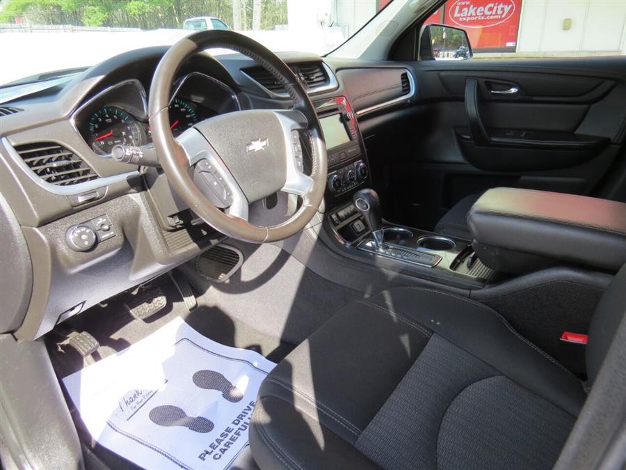 Used Chevrolet Traverse LT AWD 4dr SUV w/2LT 2017 | Lake City Exports Inc. Auburn, Maine Used Chevrolet Traverse LT AWD 4dr SUV w/2LT 2017 | Lake City Exports Inc. Auburn, Maine