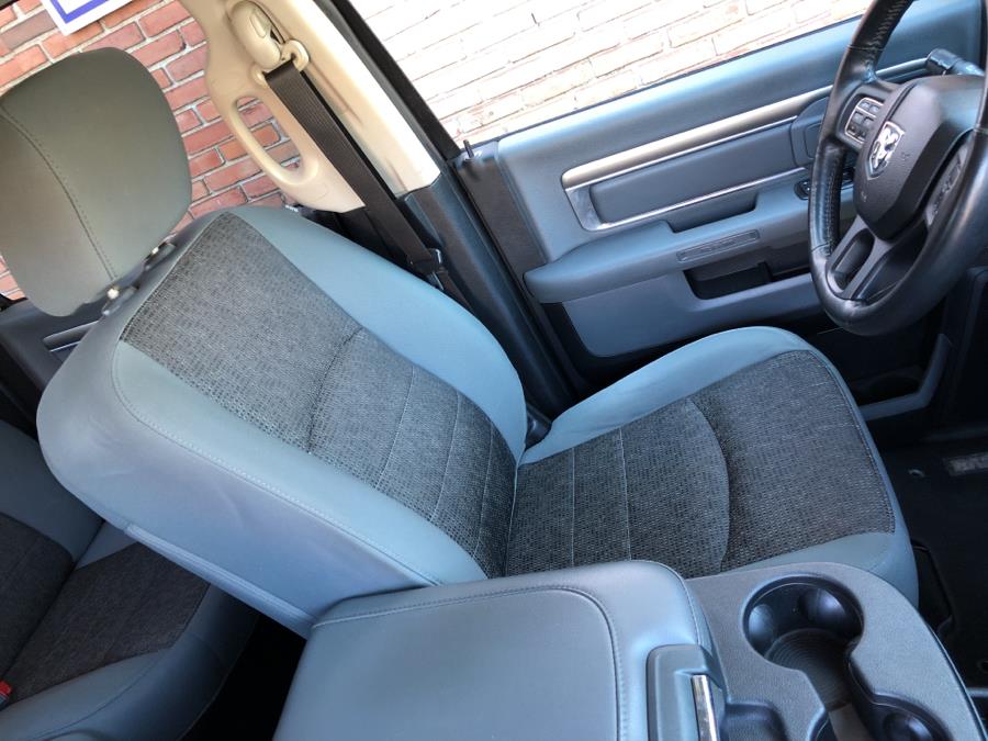 2014 Ram 2500 4WD Crew Cab Big Horn, available for sale in Waterbury, Connecticut | National Auto Brokers, Inc.. Waterbury, Connecticut 2014 Ram 2500 4WD Crew Cab Big Horn, available for sale in Waterbury, Connecticut | National Auto Brokers, Inc.. Waterbury, Connecticut