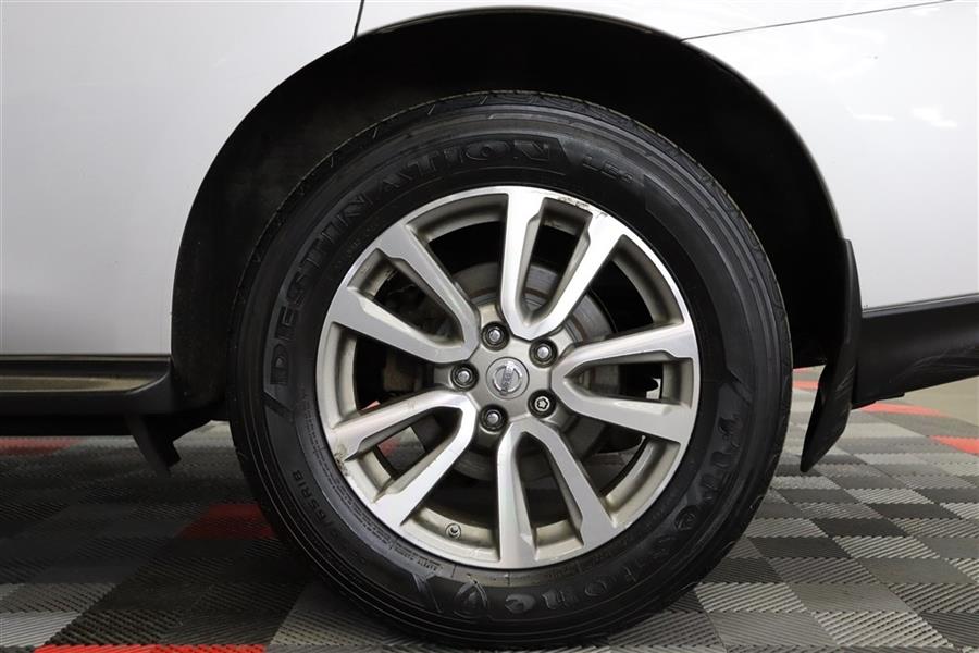 Used Nissan Pathfinder S 2015 | Fast Track Motors. Paterson, New Jersey Used Nissan Pathfinder S 2015 | Fast Track Motors. Paterson, New Jersey