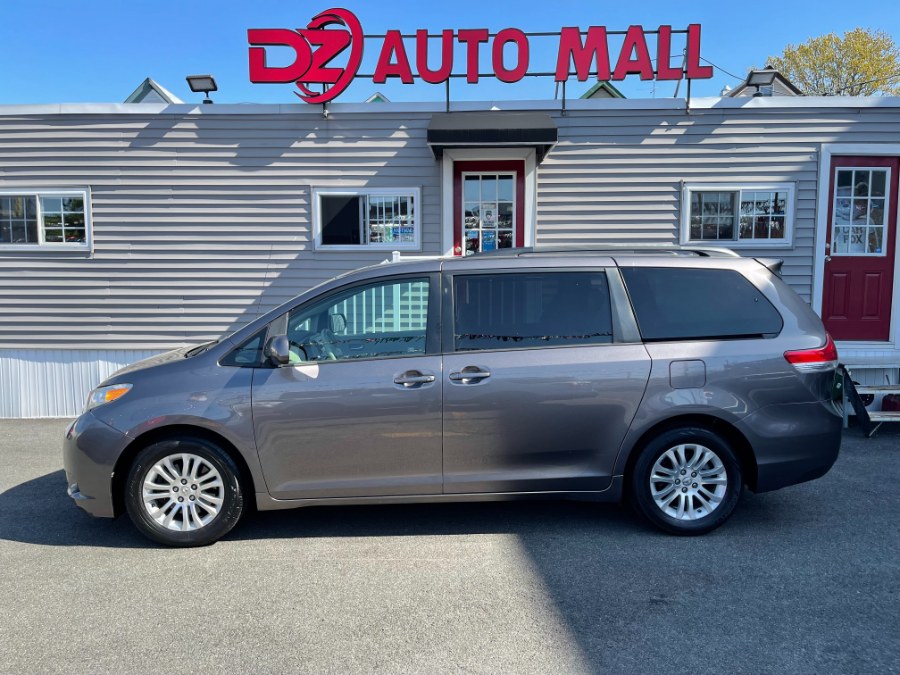 2011 Toyota Sienna 5dr 8-Pass Van V6 XLE FWD (Natl), available for sale in Paterson, New Jersey | DZ Automall. Paterson, New Jersey