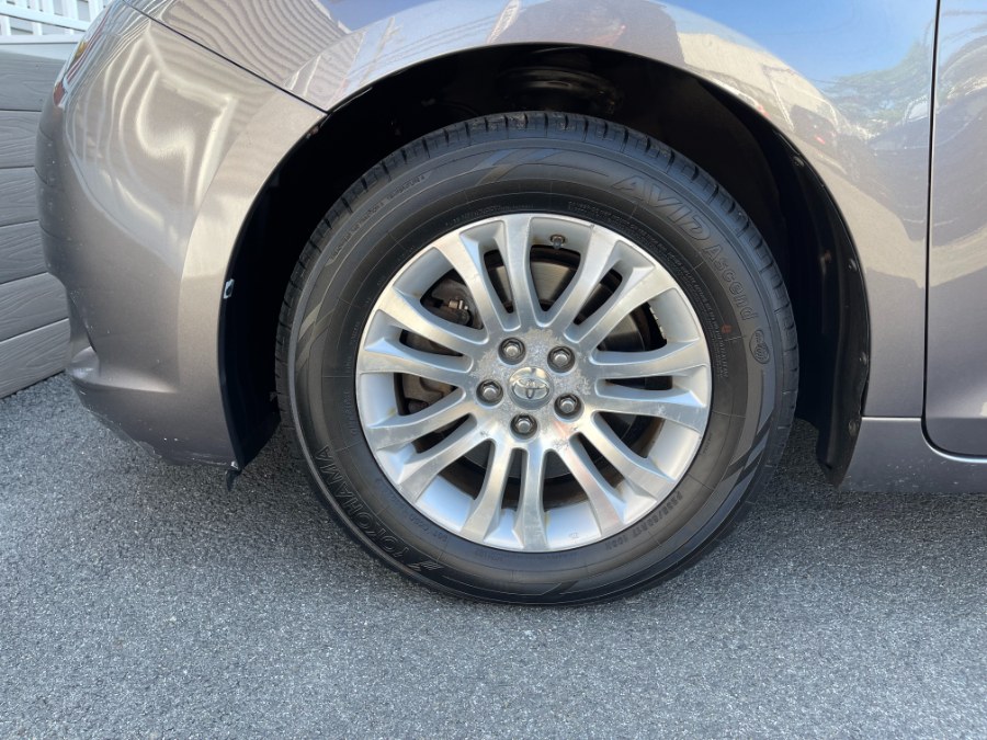 2011 Toyota Sienna 5dr 8-Pass Van V6 XLE FWD (Natl), available for sale in Paterson, New Jersey | DZ Automall. Paterson, New Jersey 2011 Toyota Sienna 5dr 8-Pass Van V6 XLE FWD (Natl), available for sale in Paterson, New Jersey | DZ Automall. Paterson, New Jersey