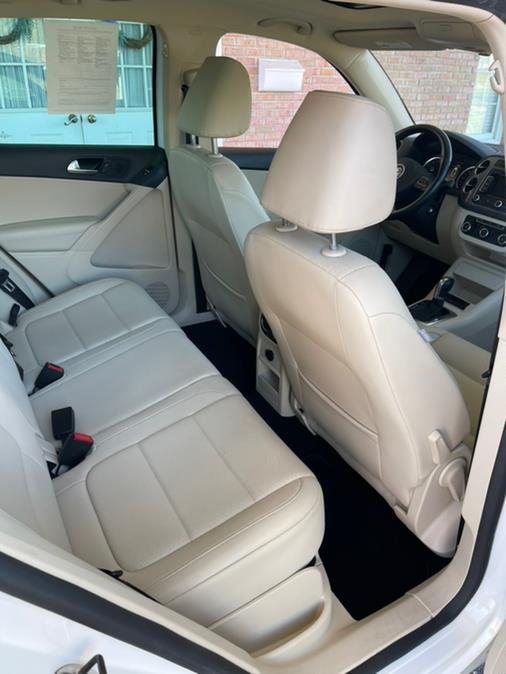 Used Volkswagen Tiguan 4WD 4dr SE 4Motion wSunroof & Navi 2011 | Supreme Automotive. New Britain, Connecticut Used Volkswagen Tiguan 4WD 4dr SE 4Motion wSunroof & Navi 2011 | Supreme Automotive. New Britain, Connecticut