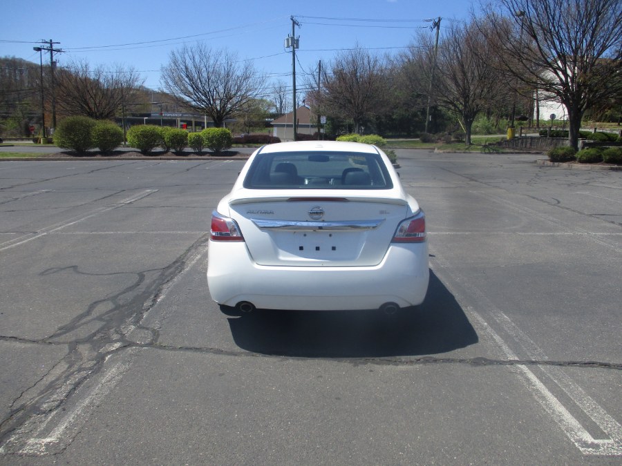 Used Nissan Altima 4dr Sdn I4 2.5 SL 2015 | Universal Motors LLC. New Britain, Connecticut Used Nissan Altima 4dr Sdn I4 2.5 SL 2015 | Universal Motors LLC. New Britain, Connecticut