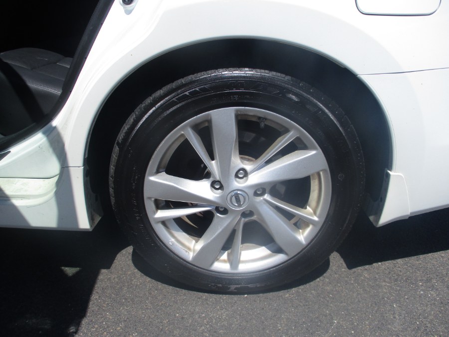 Used Nissan Altima 4dr Sdn I4 2.5 SL 2015 | Universal Motors LLC. New Britain, Connecticut Used Nissan Altima 4dr Sdn I4 2.5 SL 2015 | Universal Motors LLC. New Britain, Connecticut