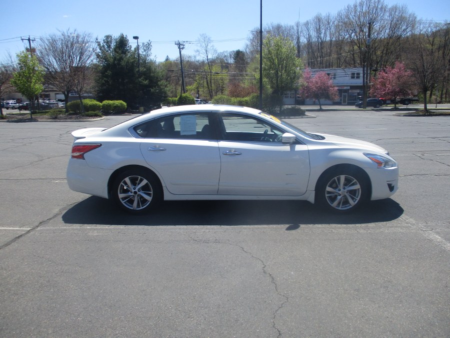 Used Nissan Altima 4dr Sdn I4 2.5 SL 2015 | Universal Motors LLC. New Britain, Connecticut Used Nissan Altima 4dr Sdn I4 2.5 SL 2015 | Universal Motors LLC. New Britain, Connecticut