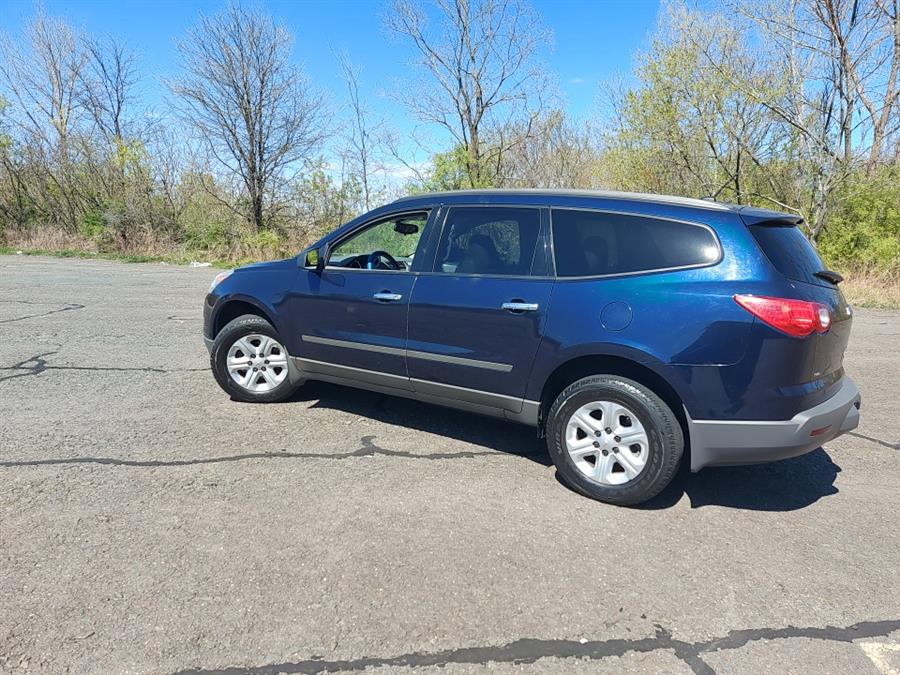 2012 Chevrolet Traverse AWD 4dr LS, available for sale in West Hartford, Connecticut | Chadrad Motors llc. West Hartford, Connecticut 2012 Chevrolet Traverse AWD 4dr LS, available for sale in West Hartford, Connecticut | Chadrad Motors llc. West Hartford, Connecticut