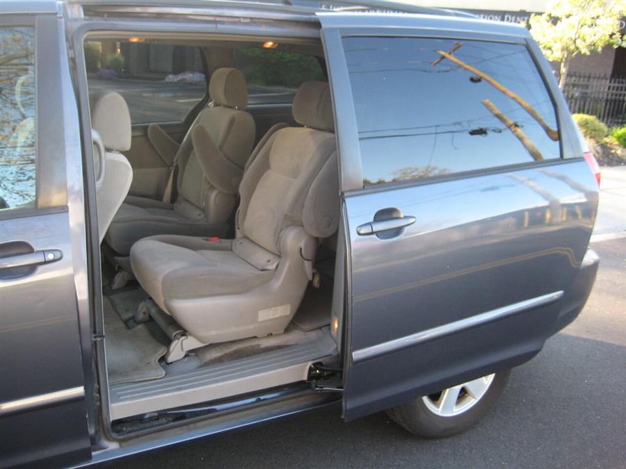 2007 Toyota Sienna LE 7 Passenger 4dr Mini Van, available for sale in Massapequa, New York | Rite Choice Auto Inc.. Massapequa, New York 2007 Toyota Sienna LE 7 Passenger 4dr Mini Van, available for sale in Massapequa, New York | Rite Choice Auto Inc.. Massapequa, New York