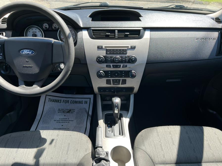 2009 Ford Focus 4dr Sdn SE, available for sale in Berlin, Connecticut | Main Auto of Berlin. Berlin, Connecticut 2009 Ford Focus 4dr Sdn SE, available for sale in Berlin, Connecticut | Main Auto of Berlin. Berlin, Connecticut