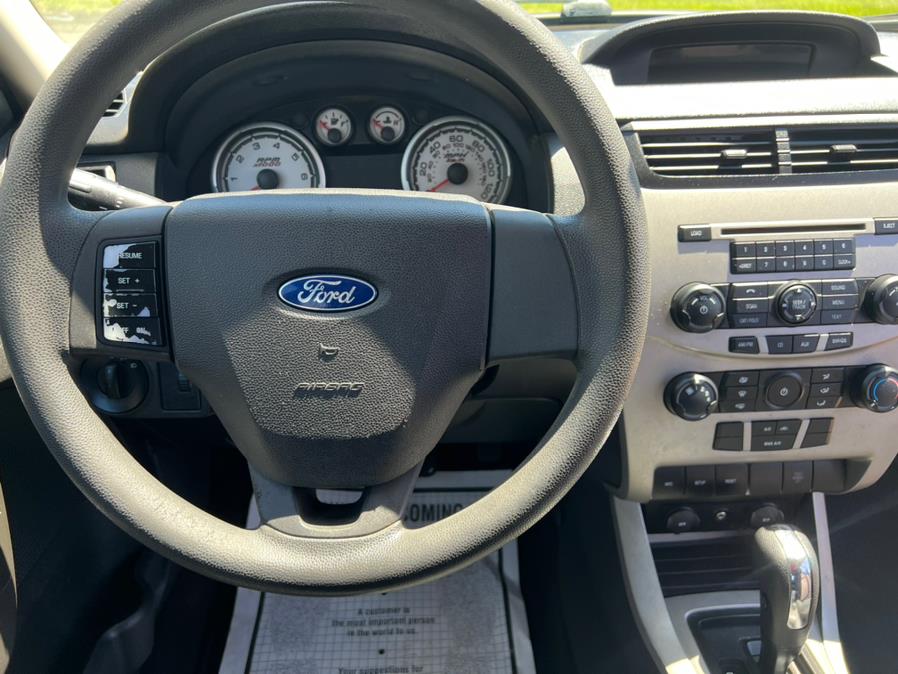 2009 Ford Focus 4dr Sdn SE, available for sale in Berlin, Connecticut | Main Auto of Berlin. Berlin, Connecticut 2009 Ford Focus 4dr Sdn SE, available for sale in Berlin, Connecticut | Main Auto of Berlin. Berlin, Connecticut