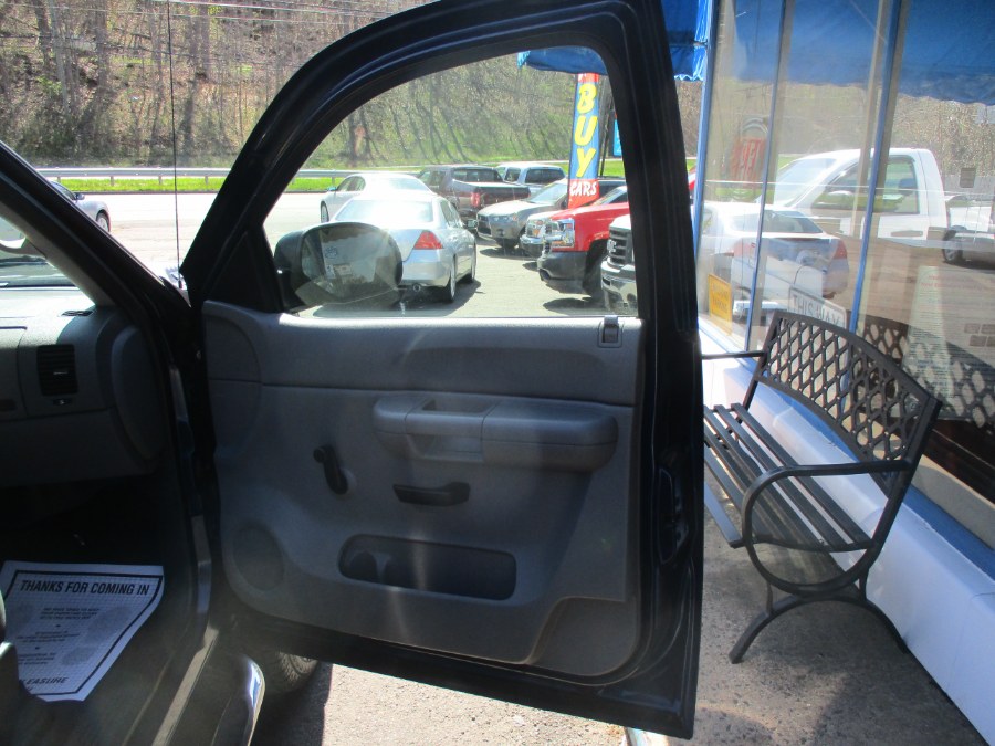 Used Chevrolet Silverado 2500HD 4WD Reg Cab 133" Work Truck 2009 | Cos Central Auto. Meriden, Connecticut Used Chevrolet Silverado 2500HD 4WD Reg Cab 133" Work Truck 2009 | Cos Central Auto. Meriden, Connecticut