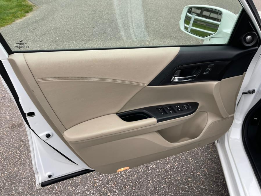 Used Honda Accord Sdn 4dr V6 Auto EX-L w/Navi PZEV 2013 | Mike And Tony Auto Sales, Inc. South Windsor, Connecticut Used Honda Accord Sdn 4dr V6 Auto EX-L w/Navi PZEV 2013 | Mike And Tony Auto Sales, Inc. South Windsor, Connecticut