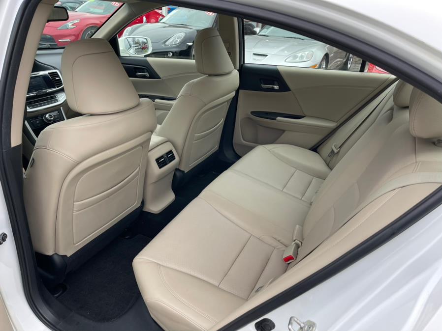 Used Honda Accord Sdn 4dr V6 Auto EX-L w/Navi PZEV 2013 | Mike And Tony Auto Sales, Inc. South Windsor, Connecticut Used Honda Accord Sdn 4dr V6 Auto EX-L w/Navi PZEV 2013 | Mike And Tony Auto Sales, Inc. South Windsor, Connecticut