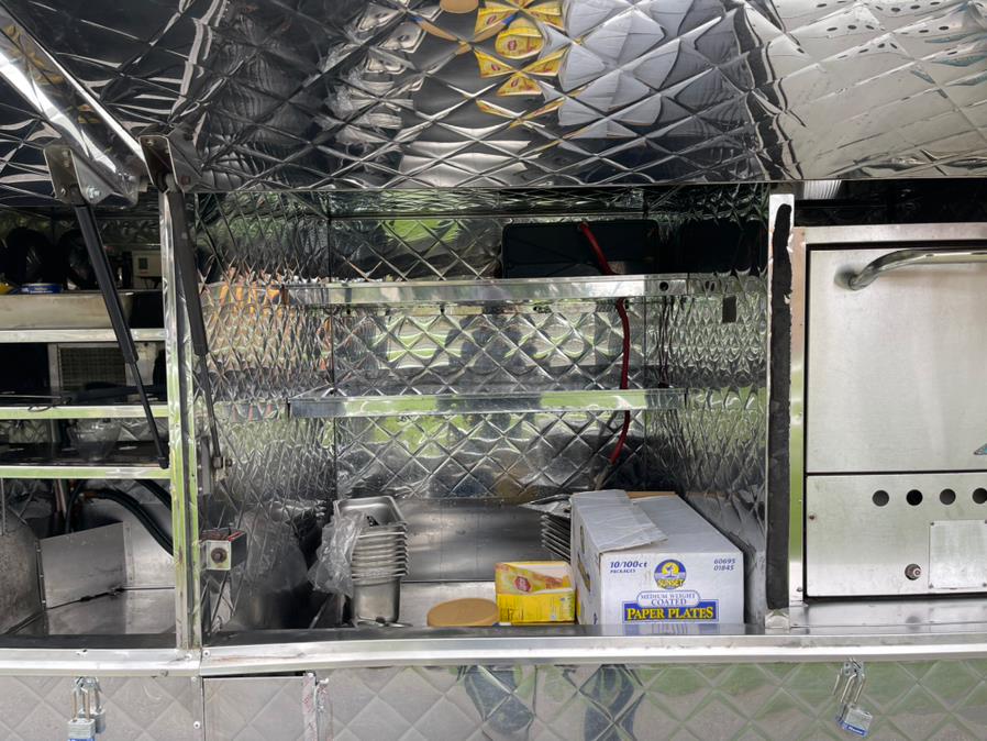 2016 Ford Super Duty F-350 DRW 2WD Reg Cab 141" WB 60" CA XLT, available for sale in South Windsor, Connecticut | Mike And Tony Auto Sales, Inc. South Windsor, Connecticut 2016 Ford Super Duty F-350 DRW 2WD Reg Cab 141" WB 60" CA XLT, available for sale in South Windsor, Connecticut | Mike And Tony Auto Sales, Inc. South Windsor, Connecticut
