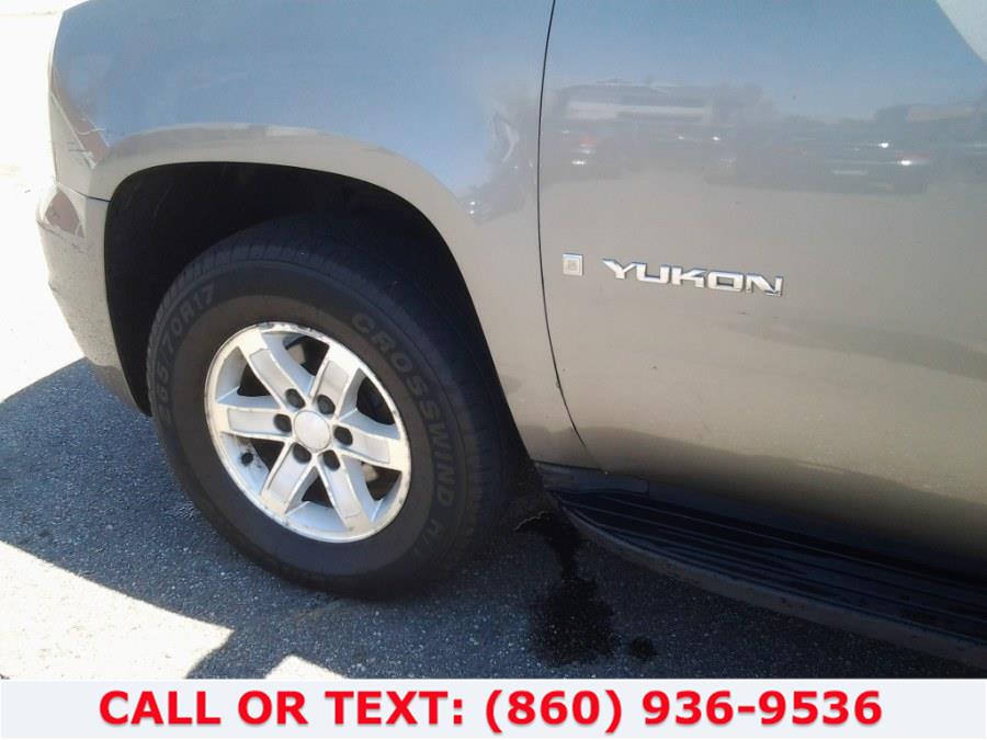 2009 GMC Yukon 4WD 4dr 1500 SLT w/4SB, available for sale in Hartford, Connecticut | Lee Motors Sales Inc. Hartford, Connecticut 2009 GMC Yukon 4WD 4dr 1500 SLT w/4SB, available for sale in Hartford, Connecticut | Lee Motors Sales Inc. Hartford, Connecticut