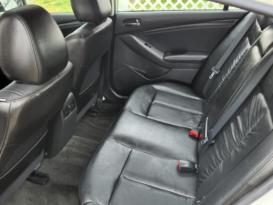 Used Nissan Altima 4dr Sdn I4 CVT 2.5 SL 2011 | SGM Auto Sales. West Babylon, New York Used Nissan Altima 4dr Sdn I4 CVT 2.5 SL 2011 | SGM Auto Sales. West Babylon, New York