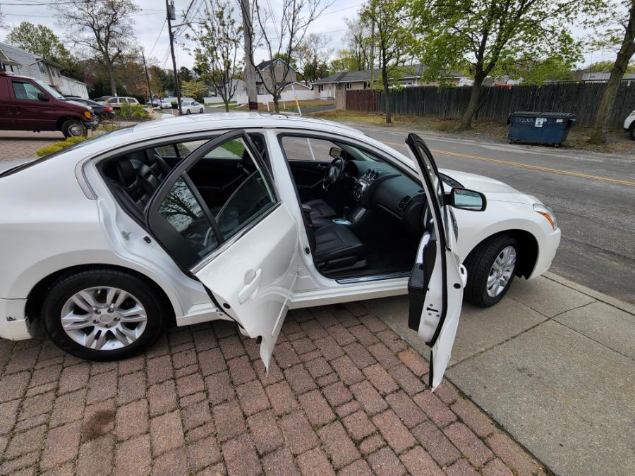 Used Nissan Altima 4dr Sdn I4 CVT 2.5 SL 2011 | SGM Auto Sales. West Babylon, New York Used Nissan Altima 4dr Sdn I4 CVT 2.5 SL 2011 | SGM Auto Sales. West Babylon, New York