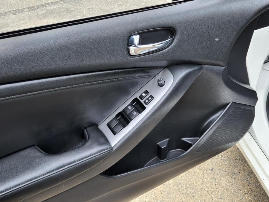 Used Nissan Altima 4dr Sdn I4 CVT 2.5 SL 2011 | SGM Auto Sales. West Babylon, New York Used Nissan Altima 4dr Sdn I4 CVT 2.5 SL 2011 | SGM Auto Sales. West Babylon, New York