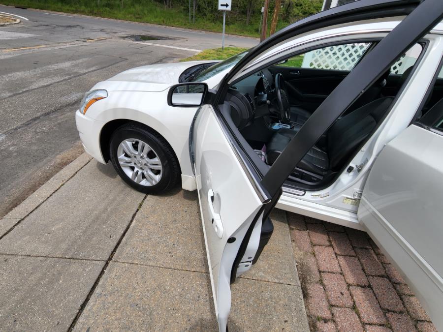 Used Nissan Altima 4dr Sdn I4 CVT 2.5 SL 2011 | SGM Auto Sales. West Babylon, New York Used Nissan Altima 4dr Sdn I4 CVT 2.5 SL 2011 | SGM Auto Sales. West Babylon, New York