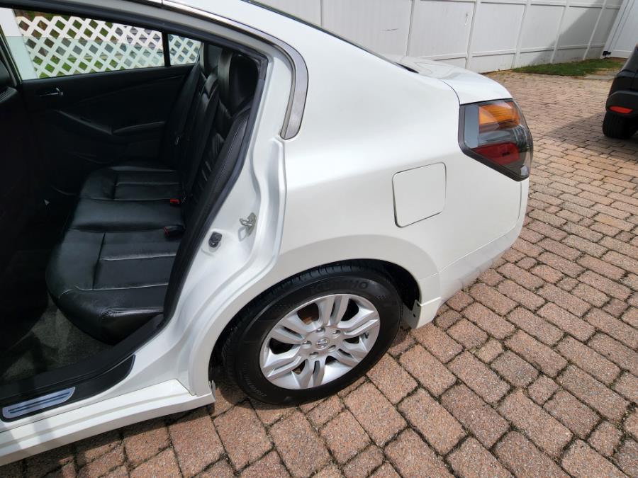 Used Nissan Altima 4dr Sdn I4 CVT 2.5 SL 2011 | SGM Auto Sales. West Babylon, New York Used Nissan Altima 4dr Sdn I4 CVT 2.5 SL 2011 | SGM Auto Sales. West Babylon, New York