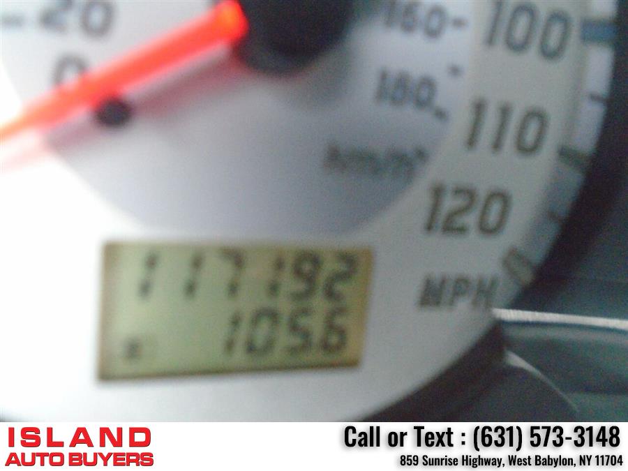 2001 Nissan Pathfinder SE 4WD 4dr SUV, available for sale in West Babylon, New York | Island Auto Buyers. West Babylon, New York 2001 Nissan Pathfinder SE 4WD 4dr SUV, available for sale in West Babylon, New York | Island Auto Buyers. West Babylon, New York