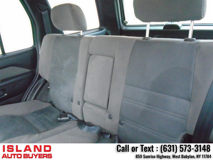2001 Nissan Pathfinder SE 4WD 4dr SUV, available for sale in West Babylon, New York | Island Auto Buyers. West Babylon, New York 2001 Nissan Pathfinder SE 4WD 4dr SUV, available for sale in West Babylon, New York | Island Auto Buyers. West Babylon, New York
