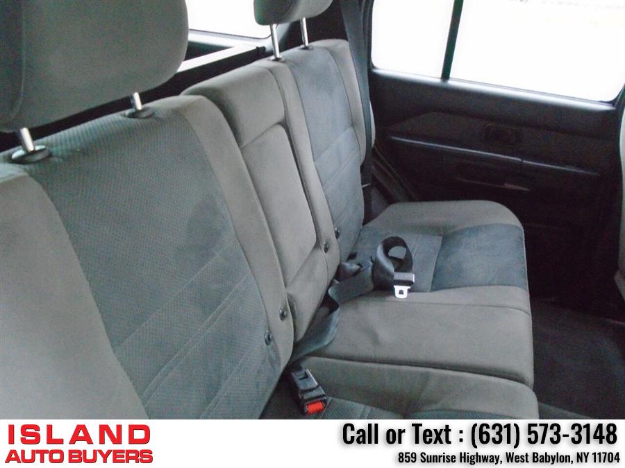 2001 Nissan Pathfinder SE 4WD 4dr SUV, available for sale in West Babylon, New York | Island Auto Buyers. West Babylon, New York 2001 Nissan Pathfinder SE 4WD 4dr SUV, available for sale in West Babylon, New York | Island Auto Buyers. West Babylon, New York