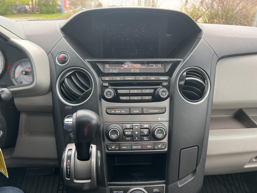 2012 Honda Pilot 4WD 4dr EX-L w/Navi, available for sale in Milford, Connecticut | Dealertown Auto Wholesalers. Milford, Connecticut 2012 Honda Pilot 4WD 4dr EX-L w/Navi, available for sale in Milford, Connecticut | Dealertown Auto Wholesalers. Milford, Connecticut